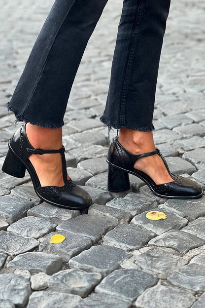 NINA | ELEGANTE SCHWARZE T-STRAP-HEELS MIT BEQUEMER SOHLE