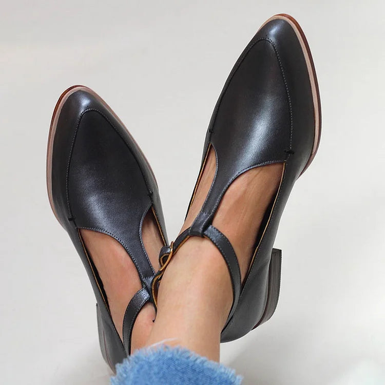 SILKE | T-STRAP FLATS AUS MATTE LEDER MIT SPITZENZEHE