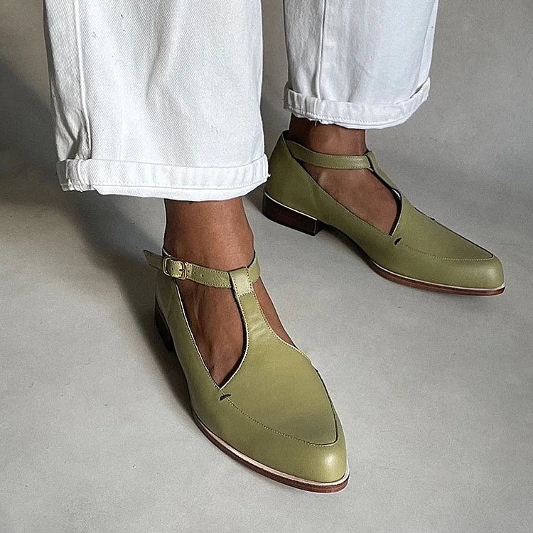 SILKE | T-STRAP FLATS AUS MATTE LEDER MIT SPITZENZEHE
