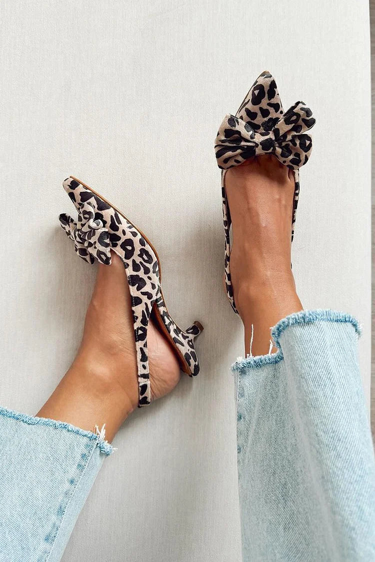 JOLIEN | BEIGE SLINGBACK KITTEN HEELS MIT SCHLEIFE UND LEOPARDENMUSTER