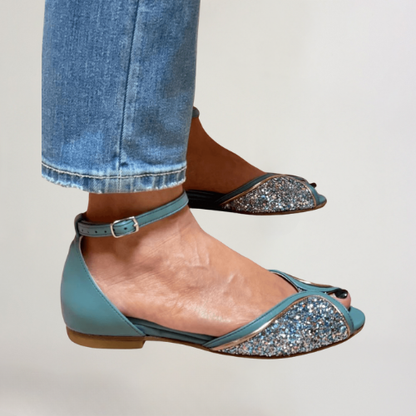 VIOLA | GLÄNZENDE PEEP-TOE-SANDALEN MIT FERSENRIEMEN