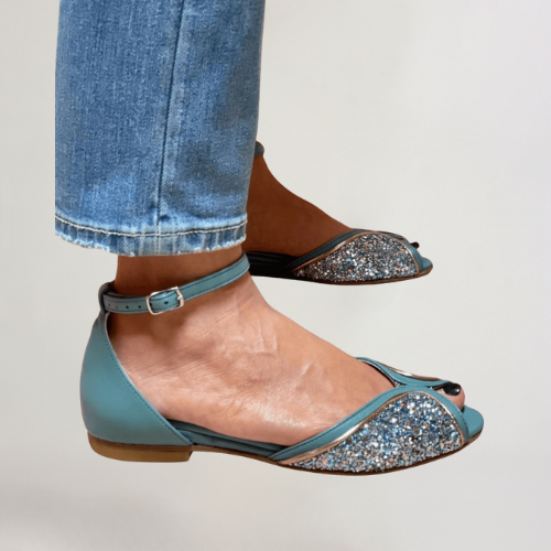VIOLA | GLÄNZENDE PEEP-TOE-SANDALEN MIT FERSENRIEMEN